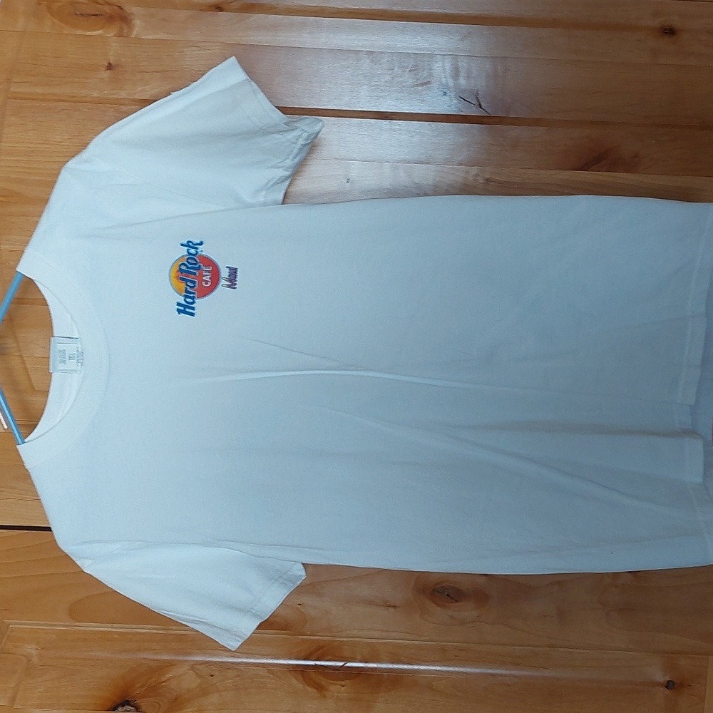 Hard Rock Cafe Maui Teeshirt - NWOT